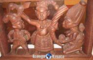 La portée de la culture Yoruba sur la littérature et la philosophie : la sculpture Yoruba est littéraire, les Yoruba racontent le récit philosophique de la divinité dans IFA (spiritualité scientifique Yoruba; elle révèle des aspects existentiels et ontologiques « Dans cette magistrale sculpture Yoruba de Fakeeye, elle se trouve représenter Obatala (l'Orisa de la conscience) avec sa main droite, tenant le poulet (symbole d'Ebo/sacrifice) qui était au début de la création »