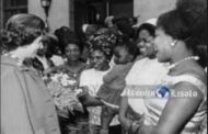 Devoir de mémoire - lorsque la soi-disant Reine Fabiola visitait les femmes Kongolaises : nous sommes en 1970, le sois-disant Roi des Belges Baudoin et la sois-disant Reine Fabiola effectuent une visite royale au Kongo; 10 ans après la sois-disant indépendance du Kongo « Le soi-disant couple royal avait atterri sur la piste du nouvel aéroport de Kavulu, à 35 Km du centre-ville de Bukavu »