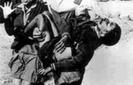 L'origine de la célébration de la journée internationale de l'enfant africain (célébrée le 16 juin de chaque année); nous sommes pendant le système abject d'Apartheid en Afrique du Sud; le 16 juin 1976, ce jour-là, débute une série d'insurrections à Soweto « Kongolisolo, évoque les tristement célèbres émeutes de Soweto »