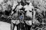 La Vénus du Dahomey : l'histoire à la fois troublante et digne de la Vénus du Dahomey « Son histoire commence à l'automne 1887, dans la prison de Cotonou à Dahomey (actuel Bénin); en fait, Saint-Juste, un Français, un aventurier aux allures d'un vrai cow-boy, vient chercher Diamanka, l'une des dernières Amazones survivantes »