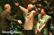 Devoir de mémoire : quand Nelson Mandela témoignait sa reconnaissance à Fidèl Castro « Si la reconnaissance n'est pas de ce monde, Nelson Mandela, lui, n'est pas de la race des ingrats; il a exprimé toute sa gratitude à ceux  ceux qui l'ont soutenu dans les moments les plus pénibles de sa vie »