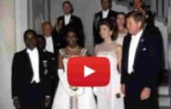 Devoir de mémoire - réception à la Maison Blanche le 22 mai 1962, au premier rang, de gauche à droite : le président ivoirien Félix Houphouët-Boigny, son épouse Marie-Thérèse Houphouët-Boigny, la première dame des États-Unis Jacqueline Kennedy et son mari le président américain John F. Kennedy ... (VIDÉO)